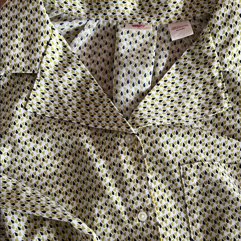 Levi’s ‘70s Inspired Blouse - Picture 5 of 5